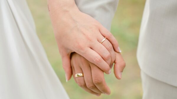理想の人に自動で出会える?AIマッチングと大人の婚活の正解