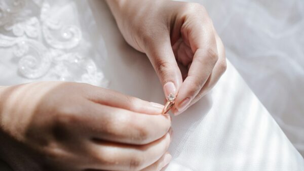 頑張るほど報われない…婚活で完璧な気遣いを手放す勇気